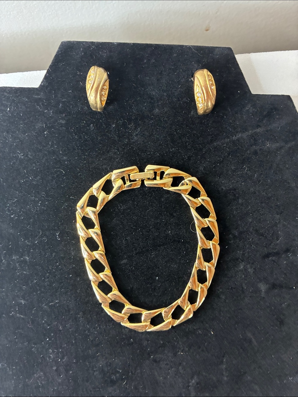 Vintage Gold-Tone Textured Hoop Earrings and Cuban Link Chain Bracelet Set - Picture 2 of 12